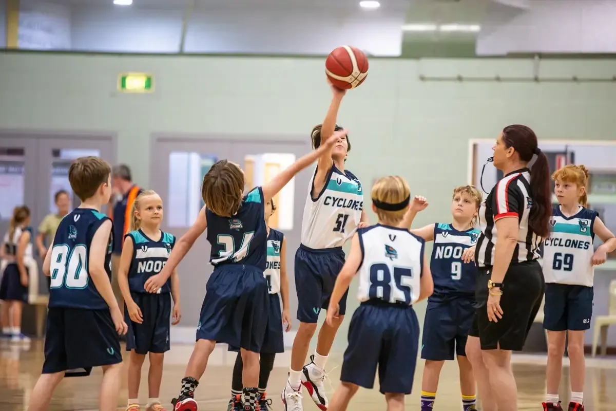 Noosa Cyclones Basketball Juniors ball setting